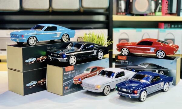 MUSTANG GT vezeték nélküli hangszóró klasszikus autós formájú Bluetooth Micro SD USB FM kihangosító TWS LED fényű hordozható hangszóró WS1967